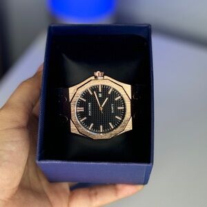 Elegant Mens Watch NEW